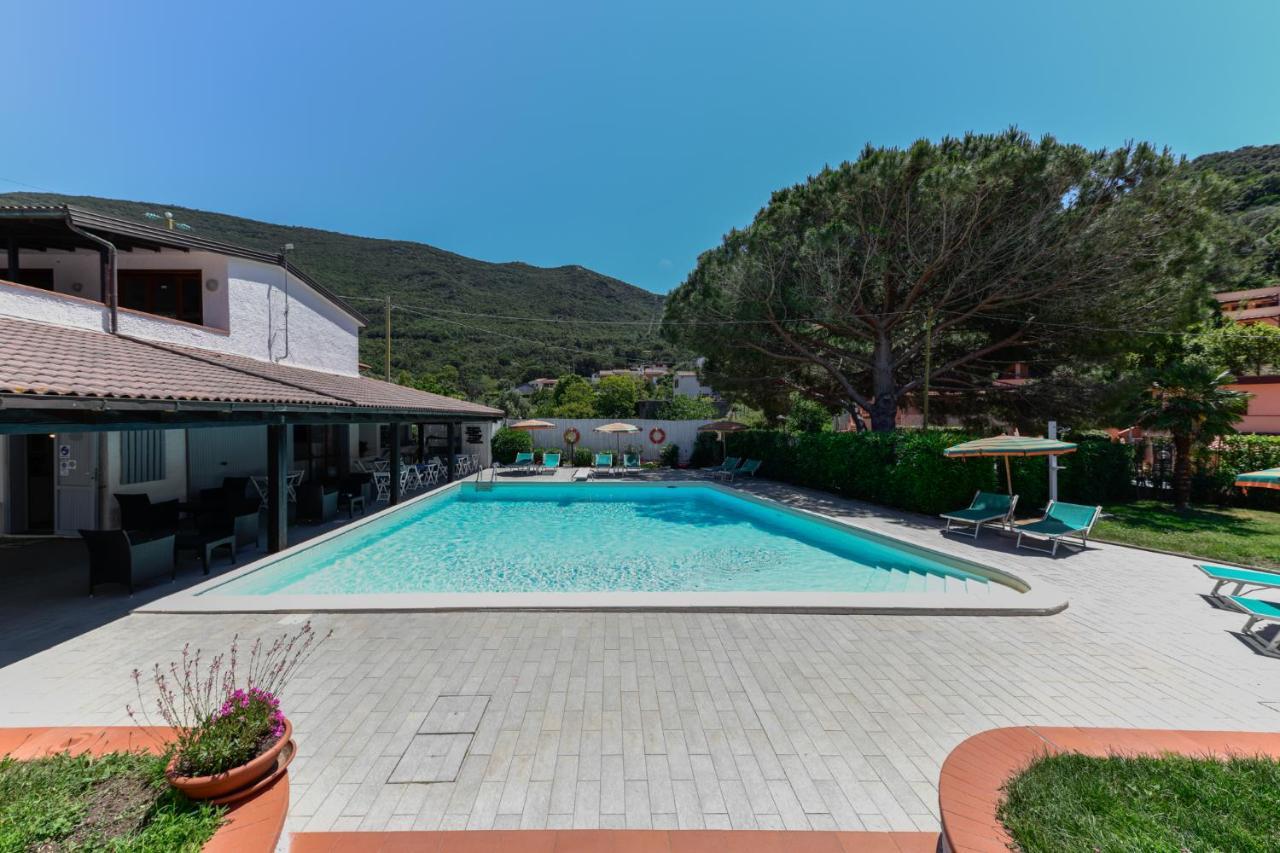 Elba Island Pool & Tennis * Nisporto
