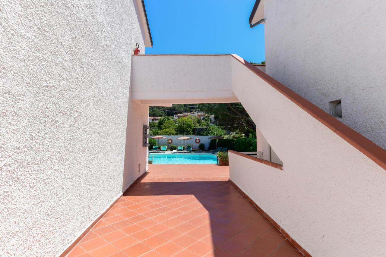 Elba Island Pool & Tennis * Nisporto