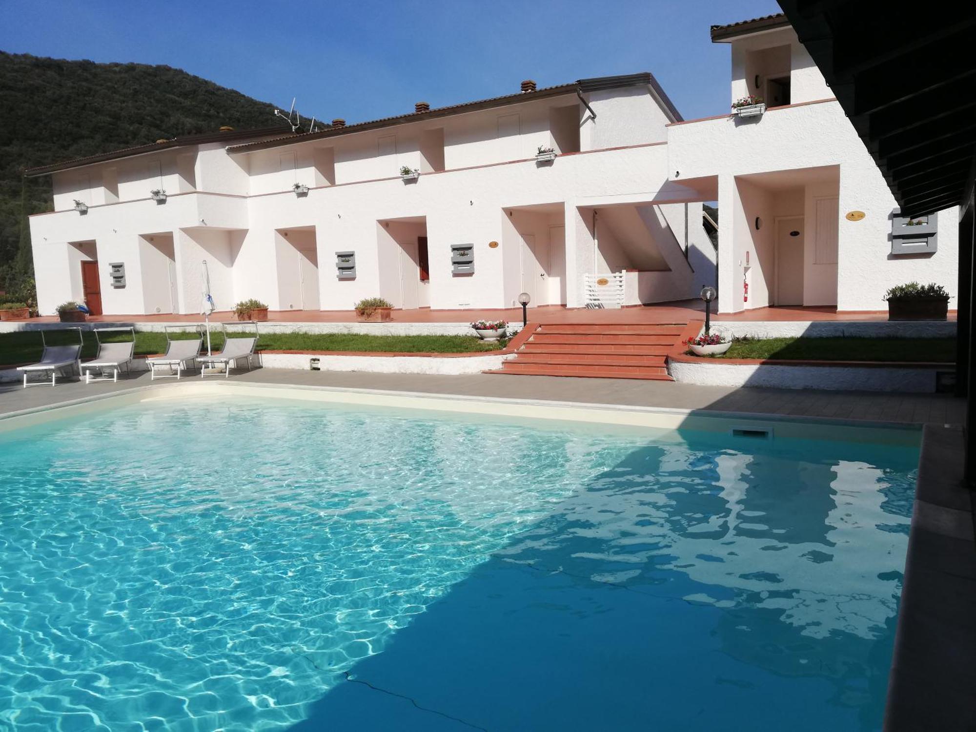 Elba Island Pool & Tennis